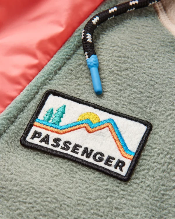 Hot Passenger Alexander Recycled Polar Hooded Fleece Pistachio