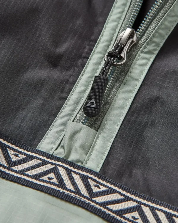 Discount Passenger Flow 1/2 Zip Recycled Water Resistant Jacket True Black/Pistachio