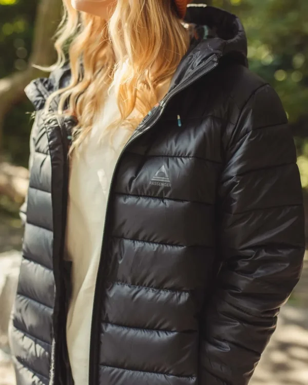 New Passenger Pow Recycled Insulated Jacket True Black