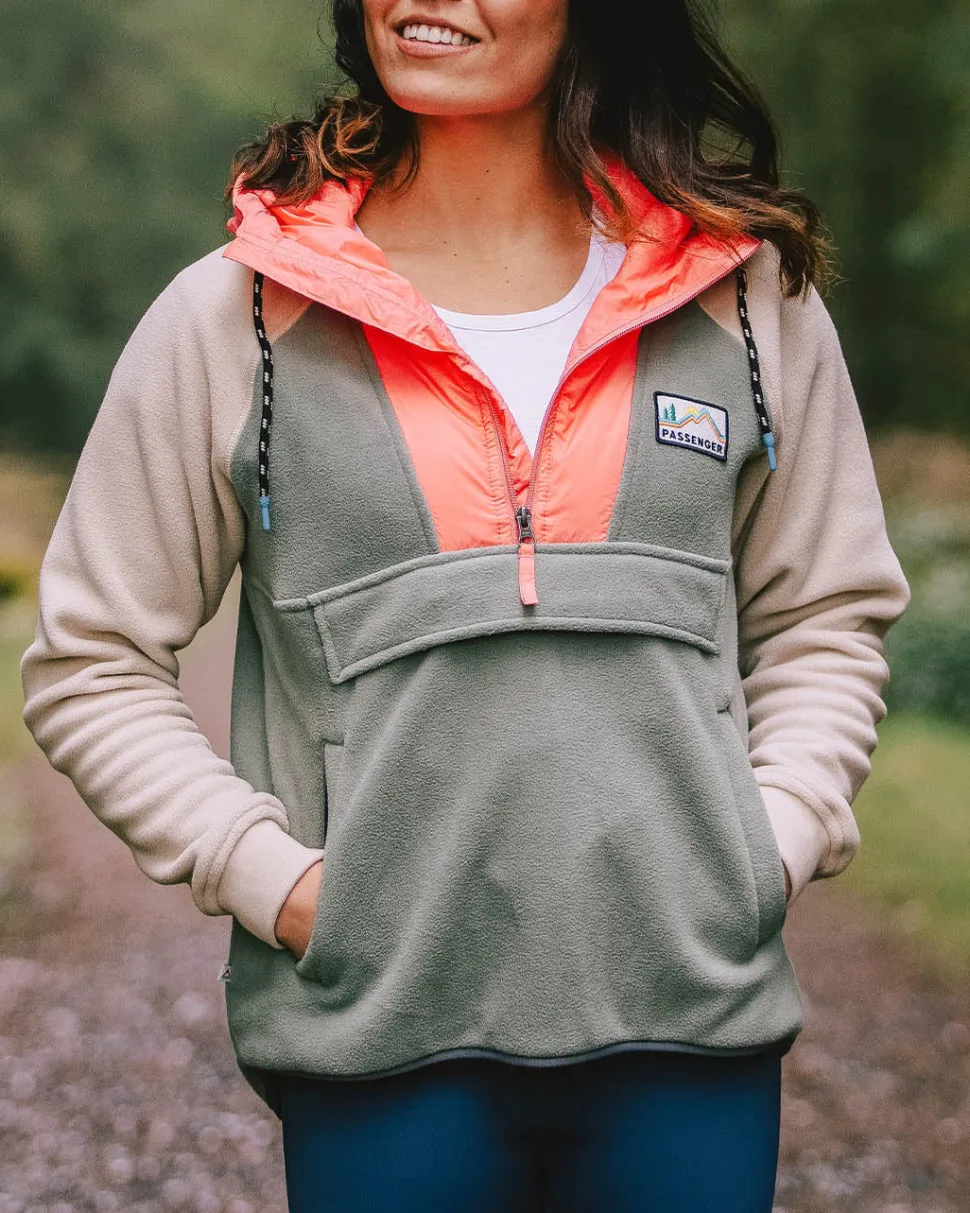 Hot Passenger Alexander Recycled Polar Hooded Fleece Pistachio