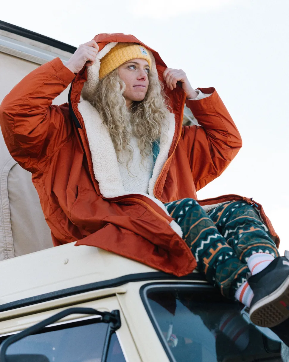 Discount Passenger Escapism Recycled Sherpa Lined Changing Robe Rust