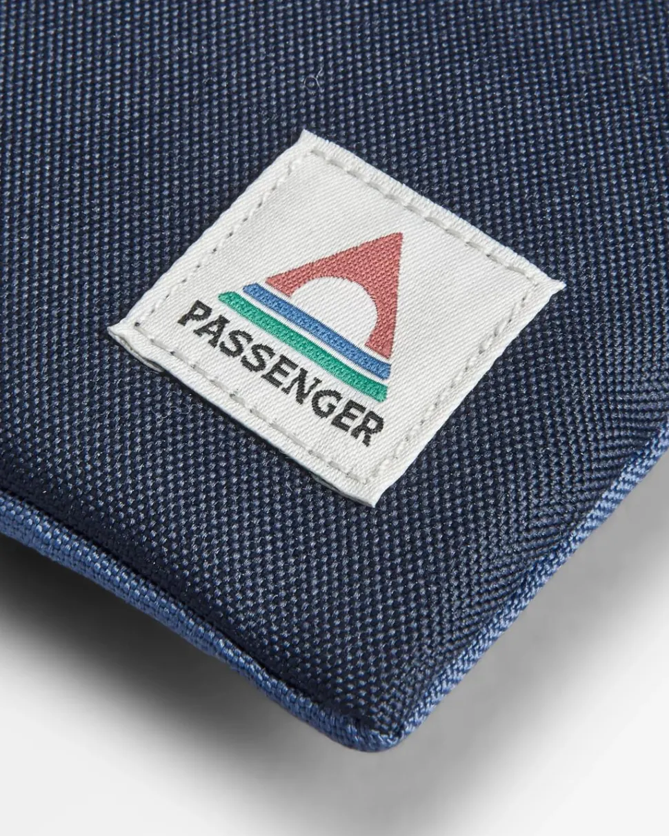 Store Passenger Essentials Recycled Pouch Dark Denim/ Deep Navy