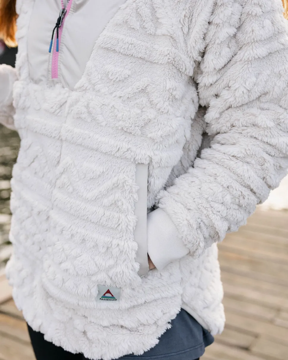 Best Passenger Holistic Sherpa Hooded Fleece Vintage White