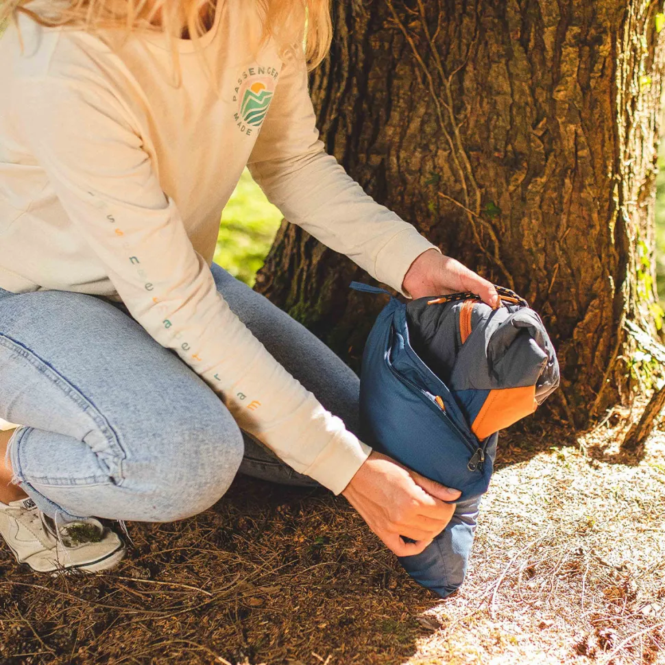 Flash Sale Passenger Ocean Recycled Insulated 1/2 Zip Jacket Ensign Blue