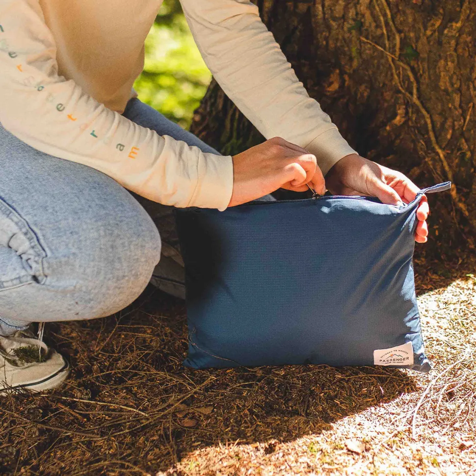 Flash Sale Passenger Ocean Recycled Insulated 1/2 Zip Jacket Ensign Blue
