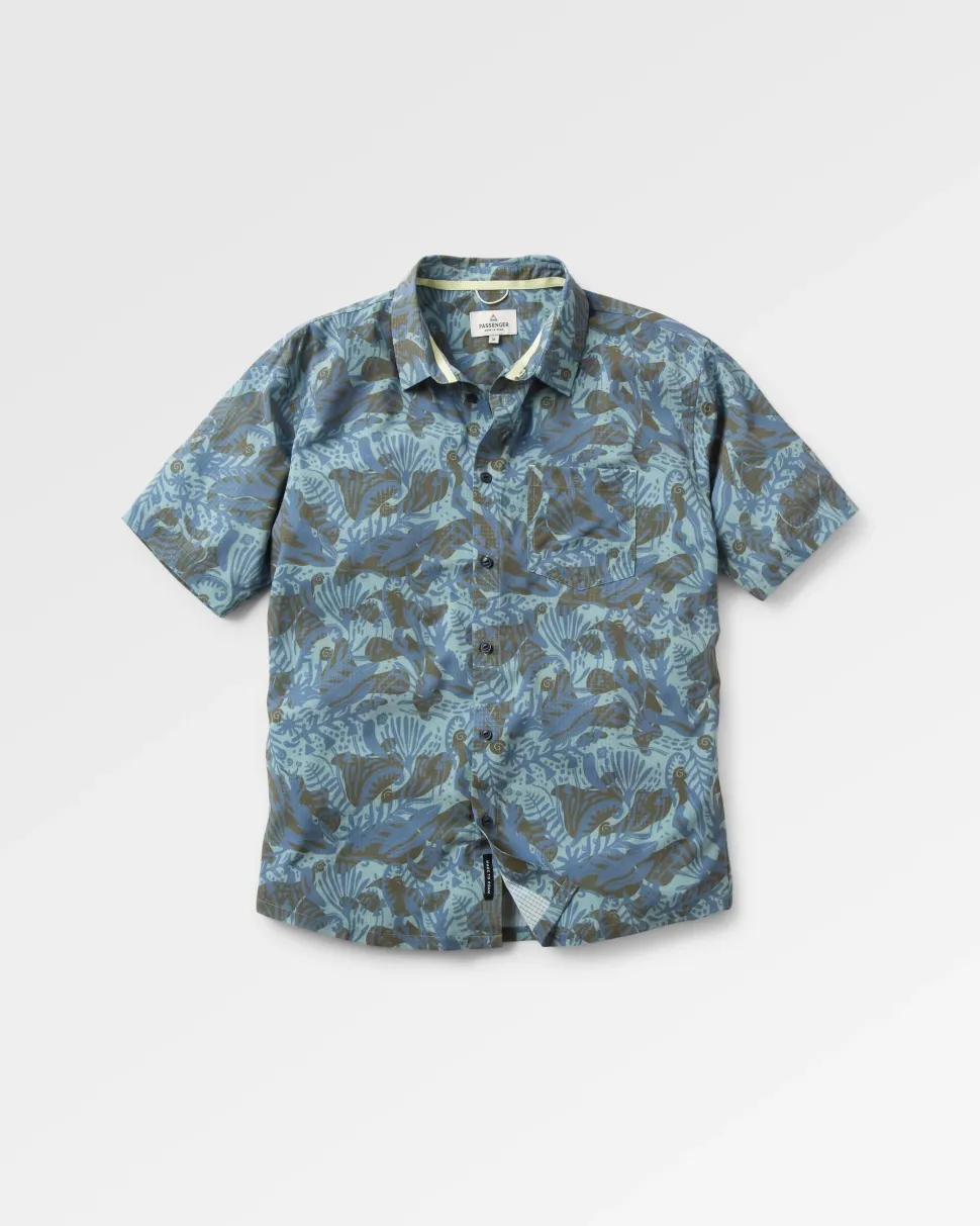 Clearance Passenger Sundowner Stretch Short Sleeve Shirt Abstract Seaweed Camo